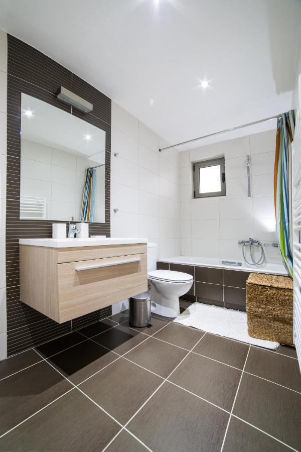 Lovely New Βuild Flat Near Metro - Free Parking Aten Exteriör bild